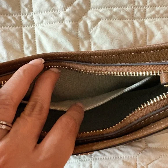 Tory Burch Brown Leather Shoulder Bag - Picture 3 of 4